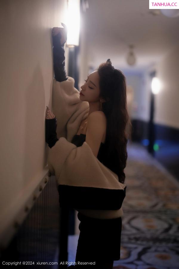   [XiuRen]高清写真图 2024.02.01 No.8049 苏曼兮 黑丝美腿第13张图片